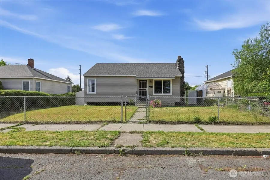 1324 E Kiernan Avenue, Spokane, WA 99207 - #2