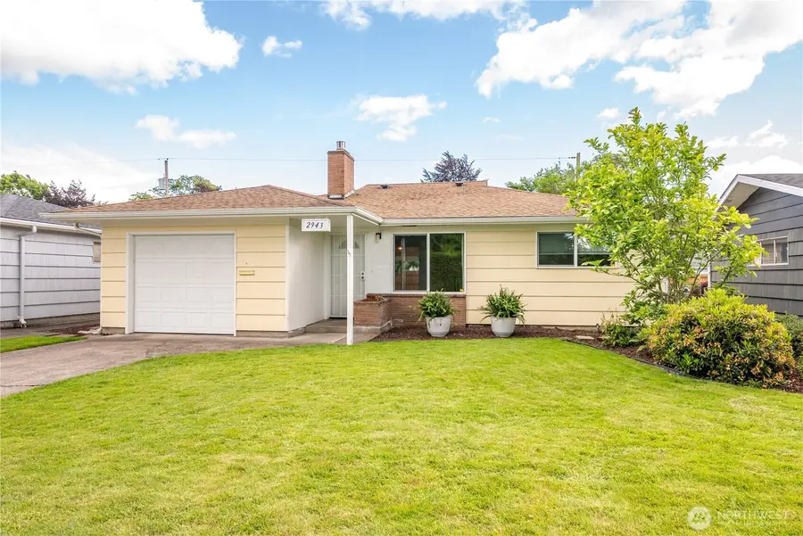 2943 Magnolia Street, Longview, WA 98632 - #2
