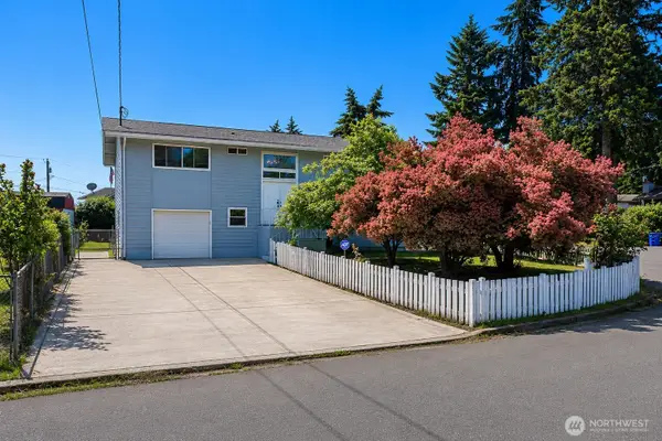 3319 S 249th Place, Kent, WA 98032