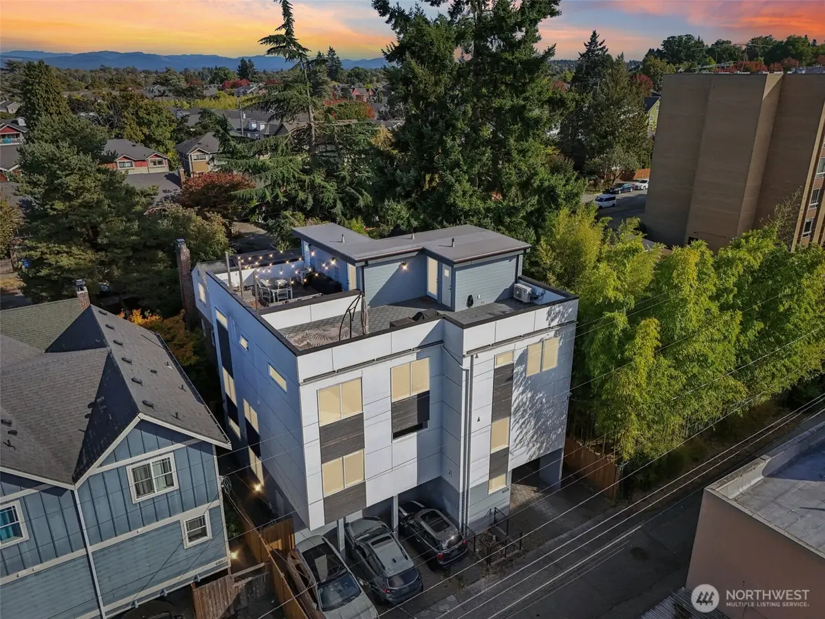 6325 34th Avenue Sw #C, Seattle, WA 98126 - #1