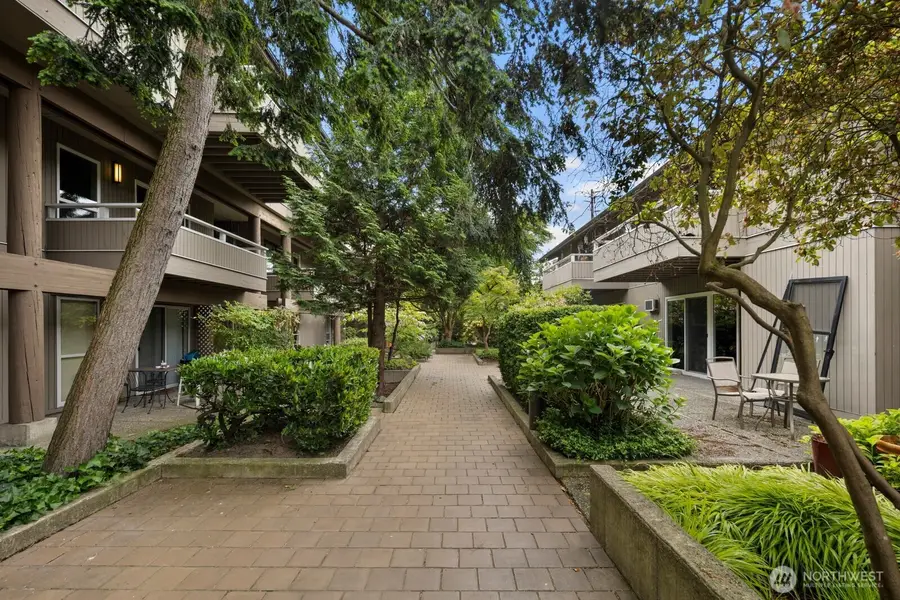 952 100th Avenue Ne #237, Bellevue, WA 98004 - #3