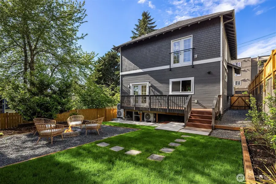 1307 W Boston Street, Seattle, WA 98119 - #2