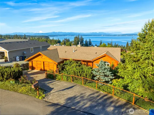 1051 Lightning Way, Camano Island, WA 98282