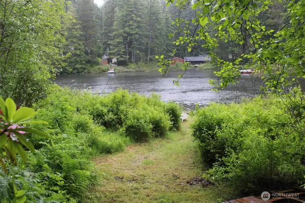 291 Collins Lake Drive, Belfair, WA 98528