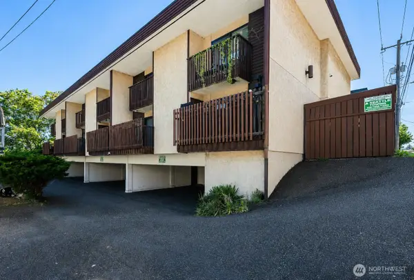 216 SW 154th Street #3, Burien, WA 98166