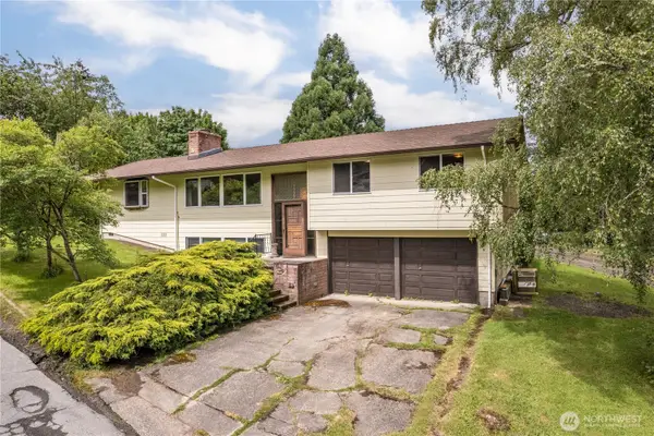 111 Canyon View Drive, Longview, WA 98632