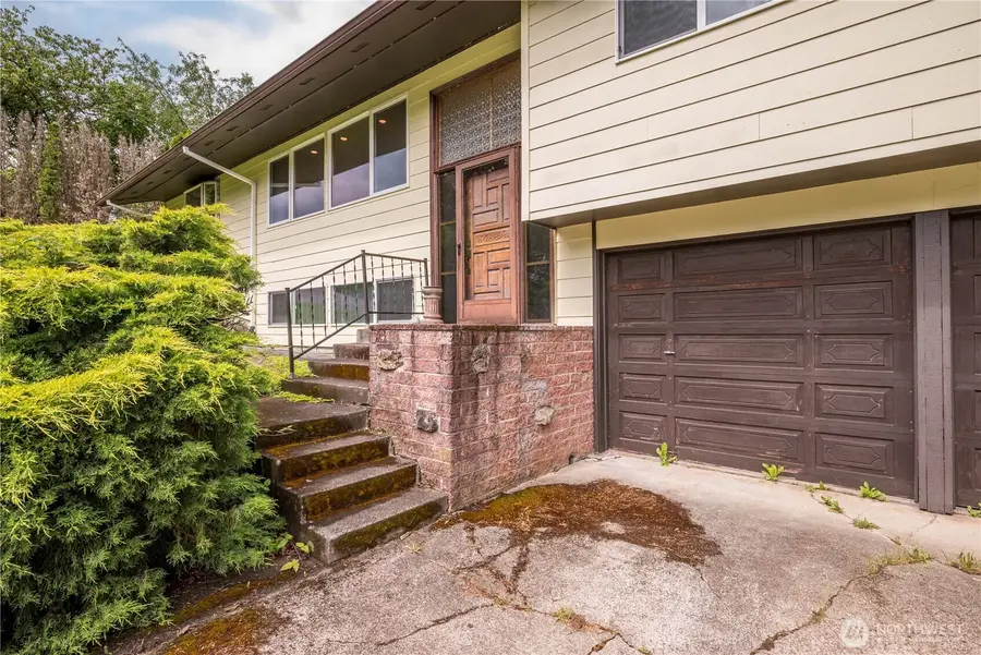 111 Canyon View Drive, Longview, WA 98632 - #2