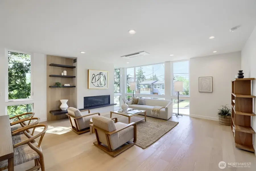 813 NE 90th Street, Seattle, WA 98115 - #3