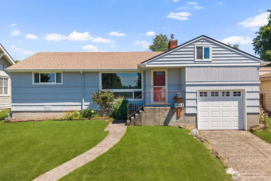 9842 60th Avenue S, Seattle, WA 98118 - #2