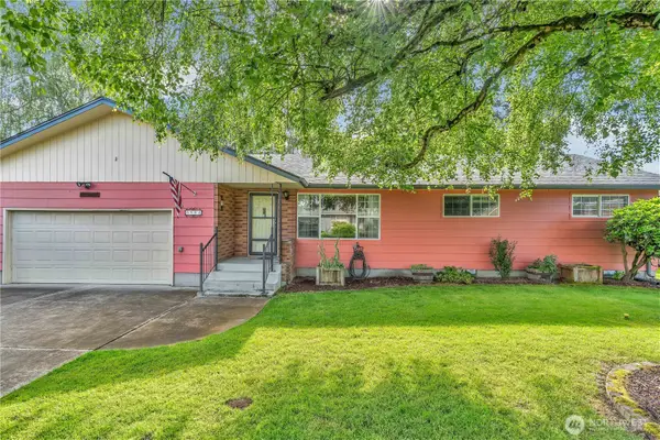994 33rd Avenue, Longview, WA 98632