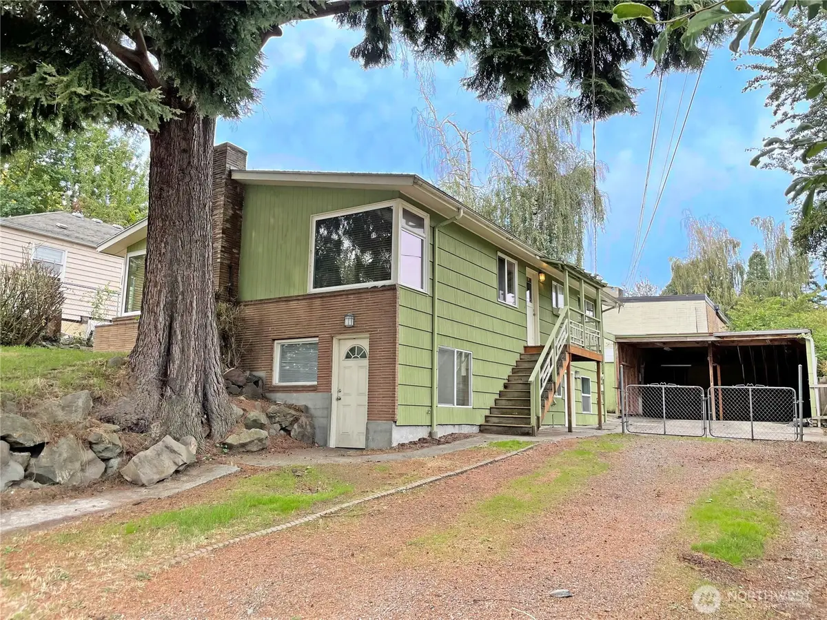 1706 NE 82nd St, Seattle, WA 98115 - #1