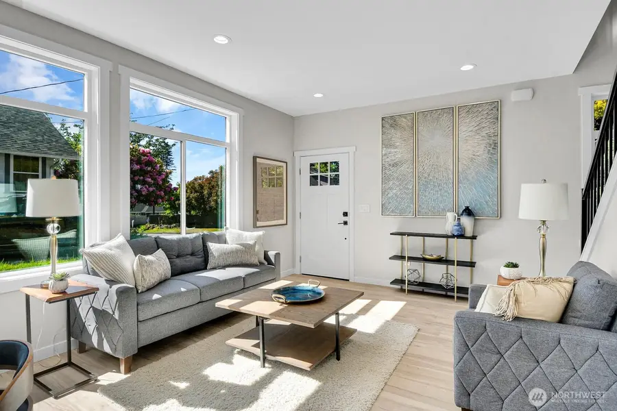 8101 15th Avenue Sw #B, Seattle, WA 98106 - #3