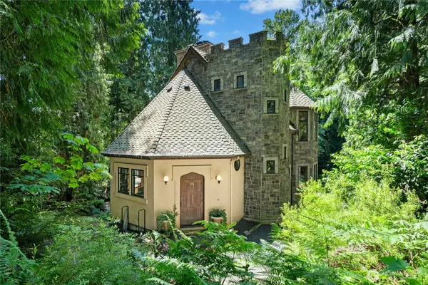 19027 SE May Valley Road, Issaquah, WA 98027