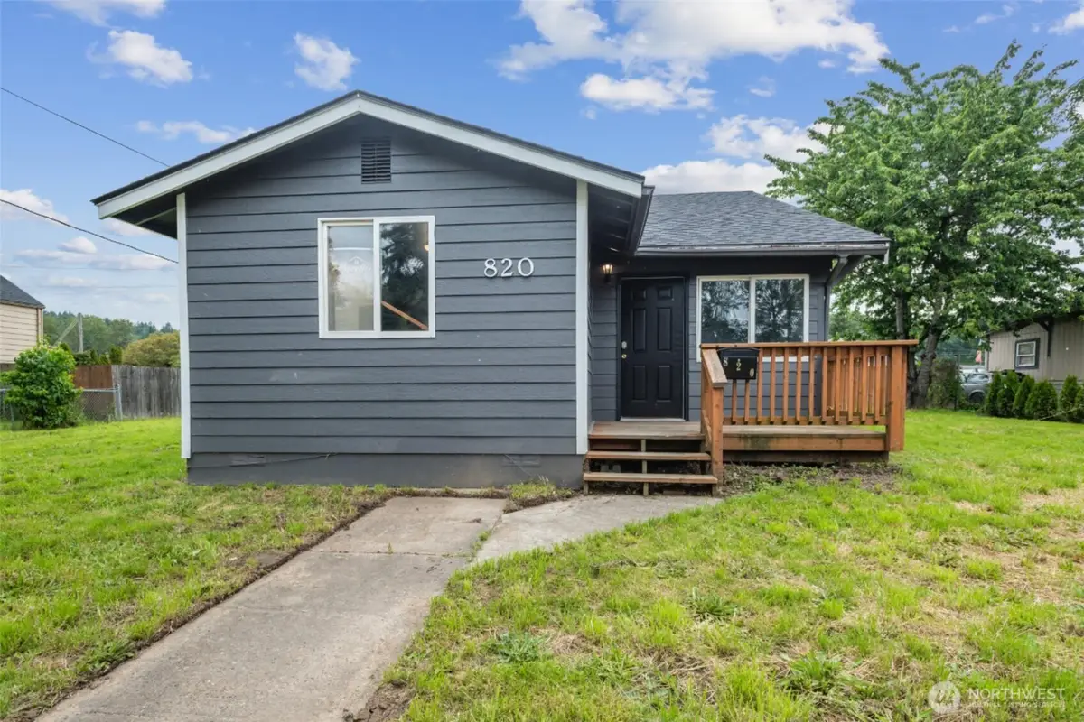 820 N 1st Avenue, Kelso, WA 98626 - #1