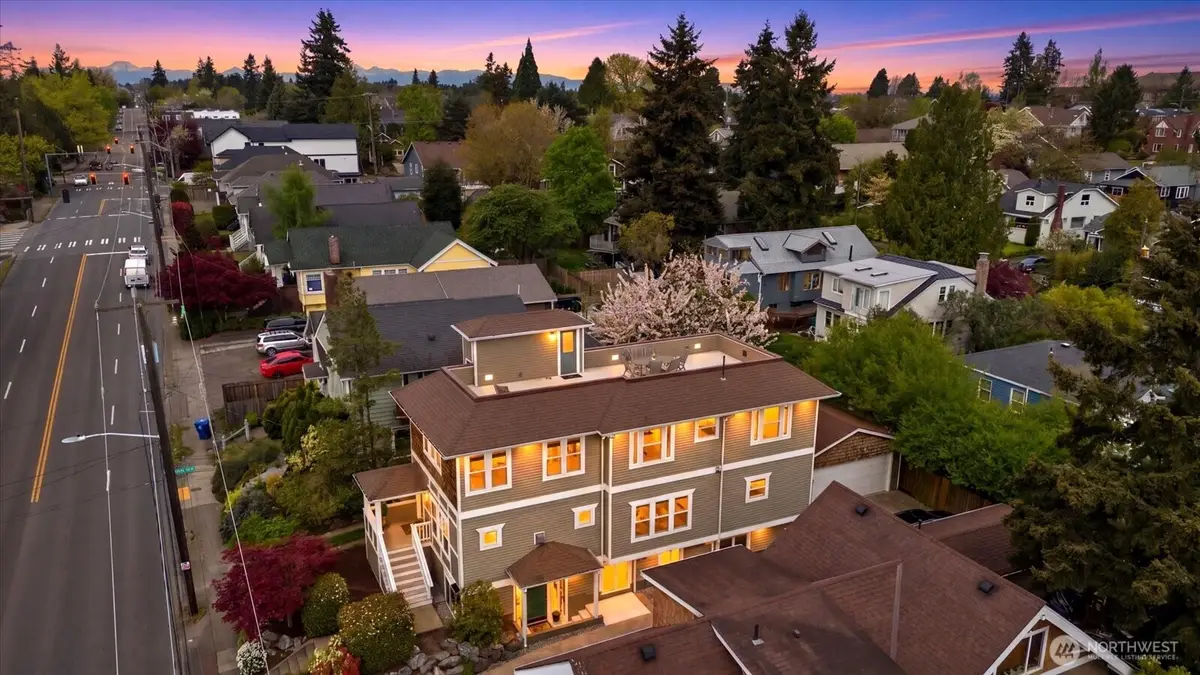 400 NE 50th Street, Seattle, WA 98105 - #1