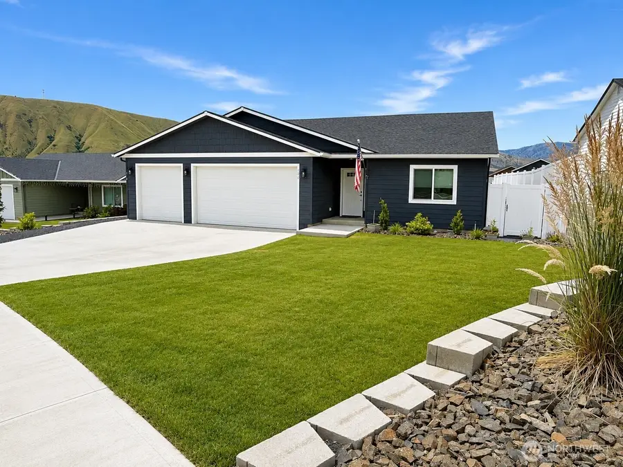 540 S Juli Avenue, East Wenatchee, WA 98802 - #3