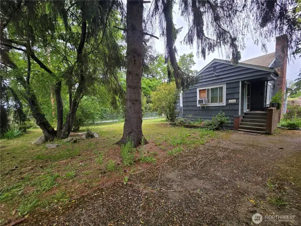 2500 S 208th Street, SeaTac, WA 98198