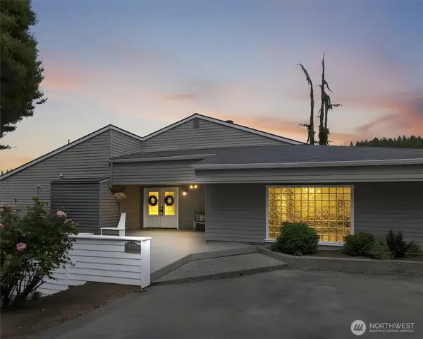 16306 Valhalla Drive, Bothell, WA 98011