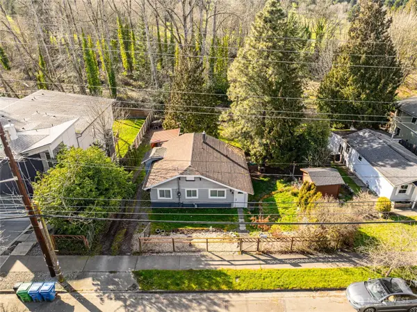 4549 26th Avenue Sw, Seattle, WA 98106