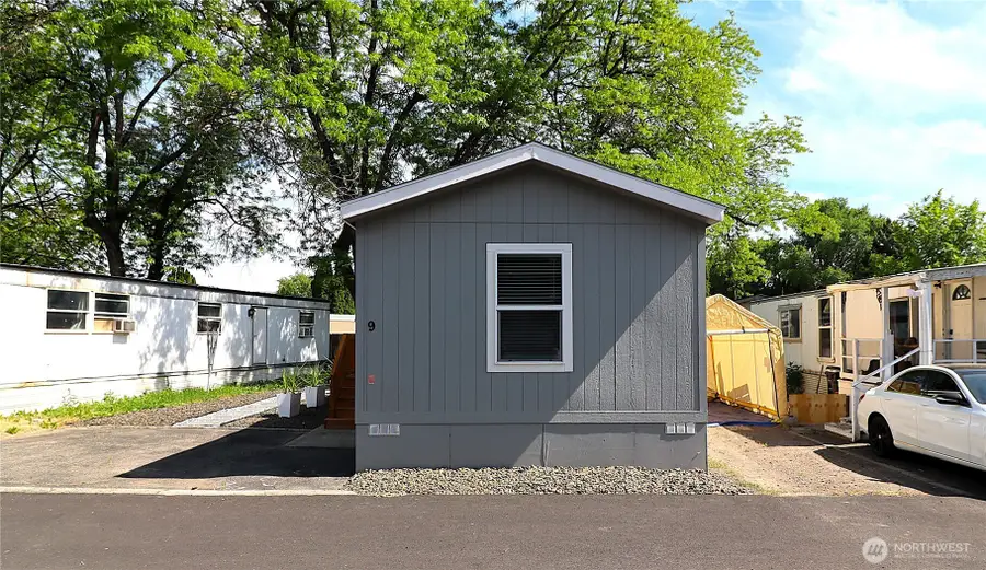 1060 N Wenas Road #9, Selah, WA 98942 - #2