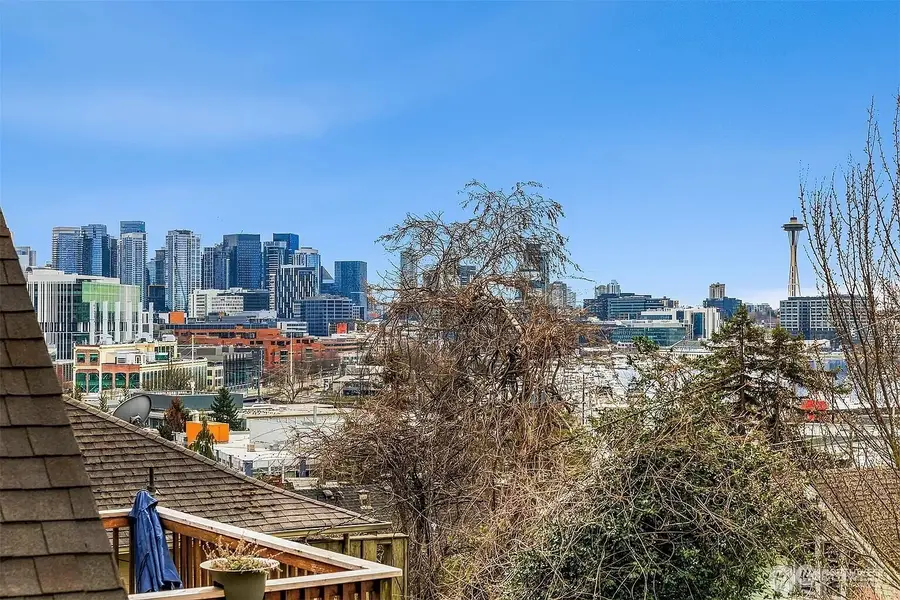 267 E Newton Street, Seattle, WA 98102 - #2