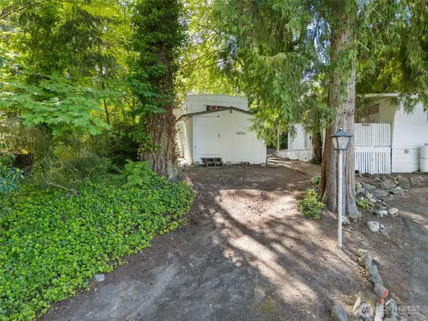 18705 1st Avenue Ne, Suquamish, WA 98392