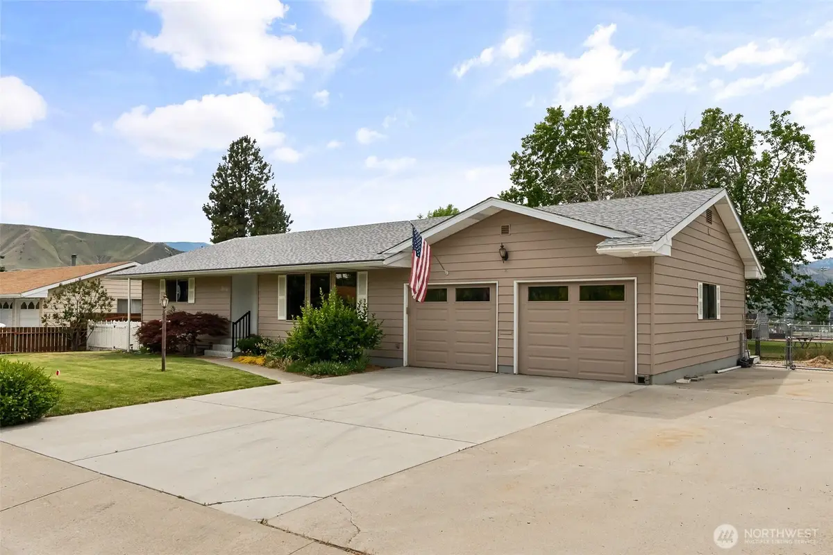 60 N Green Place, East Wenatchee, WA 98802 - #1