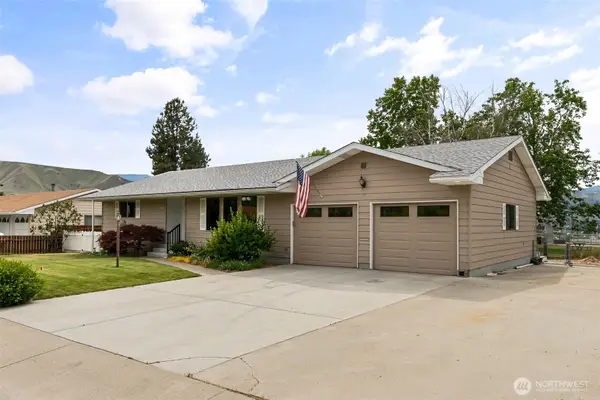 60 N Green Place, East Wenatchee, WA 98802