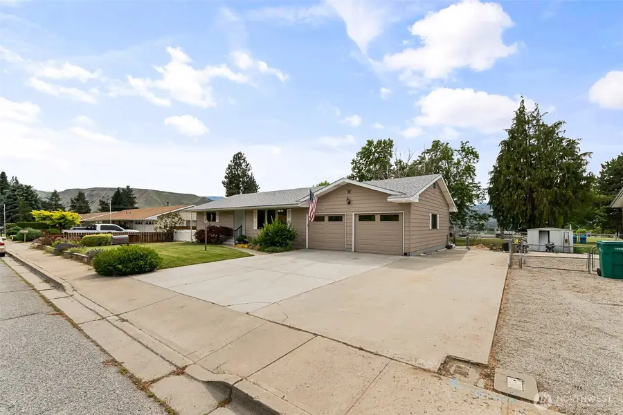 60 N Green Place, East Wenatchee, WA 98802 - #3