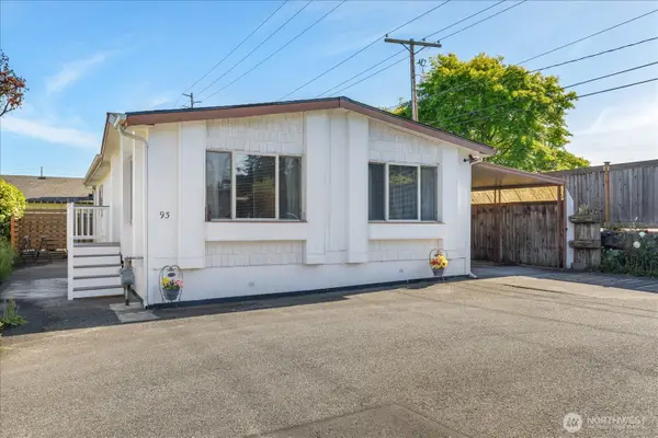 225 NE Ernst Street #93, Oak Harbor, WA 98277