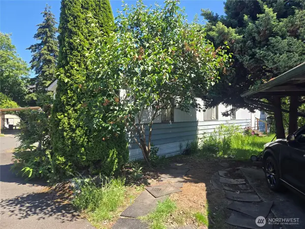 2424 S 260th Street #40, Federal Way, WA 98032