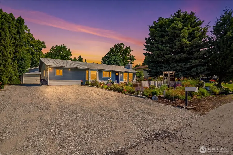 809 NE Ella Street, East Wenatchee, WA 98802 - #3