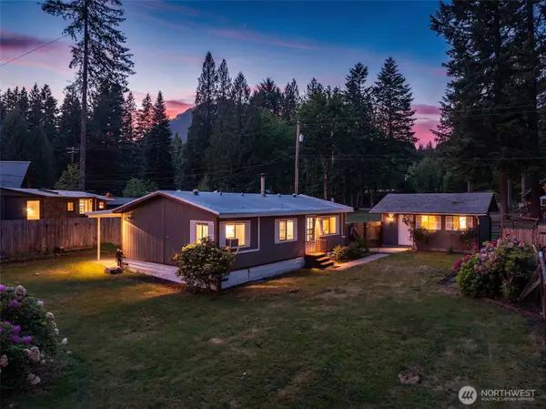105 Mount Rainier Drive, Packwood, WA 98361