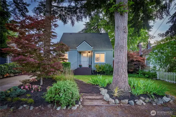 14341 Interlake Avenue N, Seattle, WA 98133