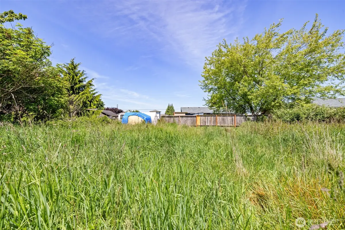 2013 E 4th Avenue, Port Angeles, WA 98362 - #1