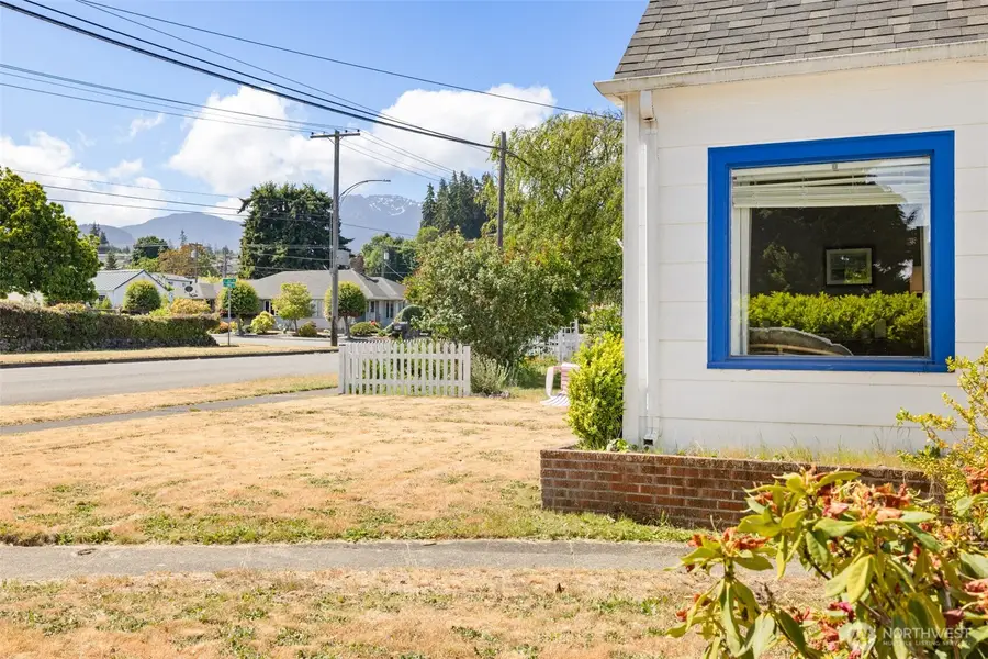 218 S Jones Street, Port Angeles, WA 98362 - #2