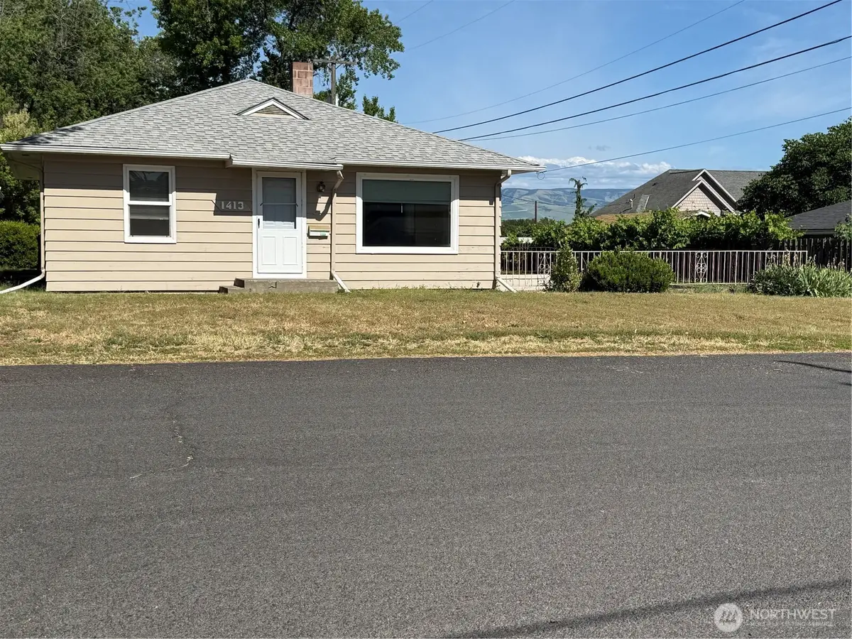 1413 SE Central Avenue, College Place, WA 99324 - #1