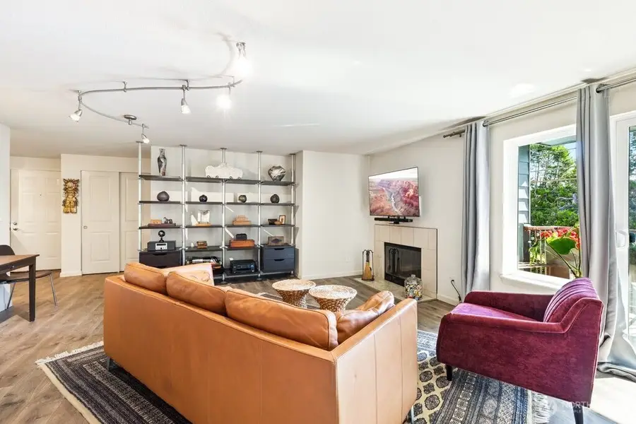 3045 20th Avenue W #202, Seattle, WA 98199 - #2