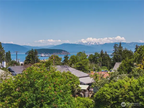 1112 37th Street #1, Anacortes, WA 98221