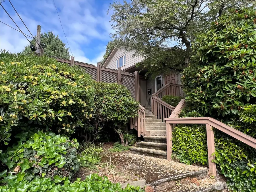 3021 Fuhrman Avenue E, Seattle, WA 98102 - #2