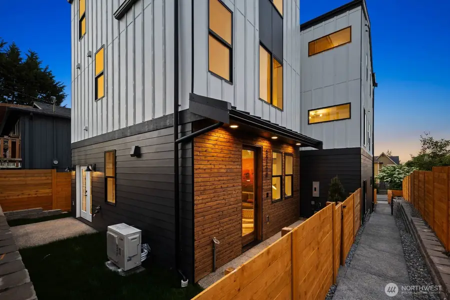 5921 32nd Avenue Sw #B, Seattle, WA 98126 - #3