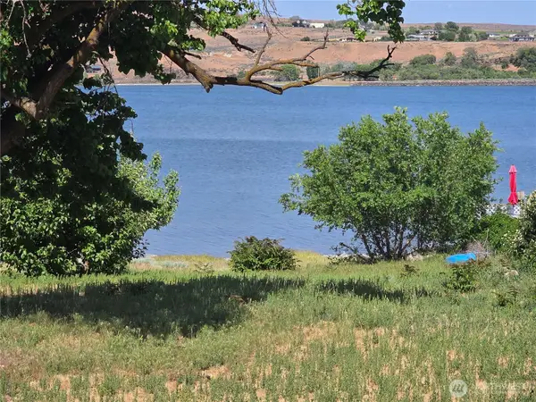 318 Lakeshore Drive, Soap Lake, WA 98851