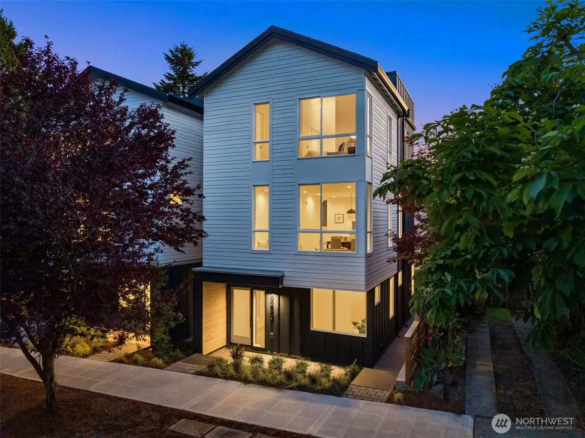 823 17th Avenue, Seattle, WA 98144 - #1