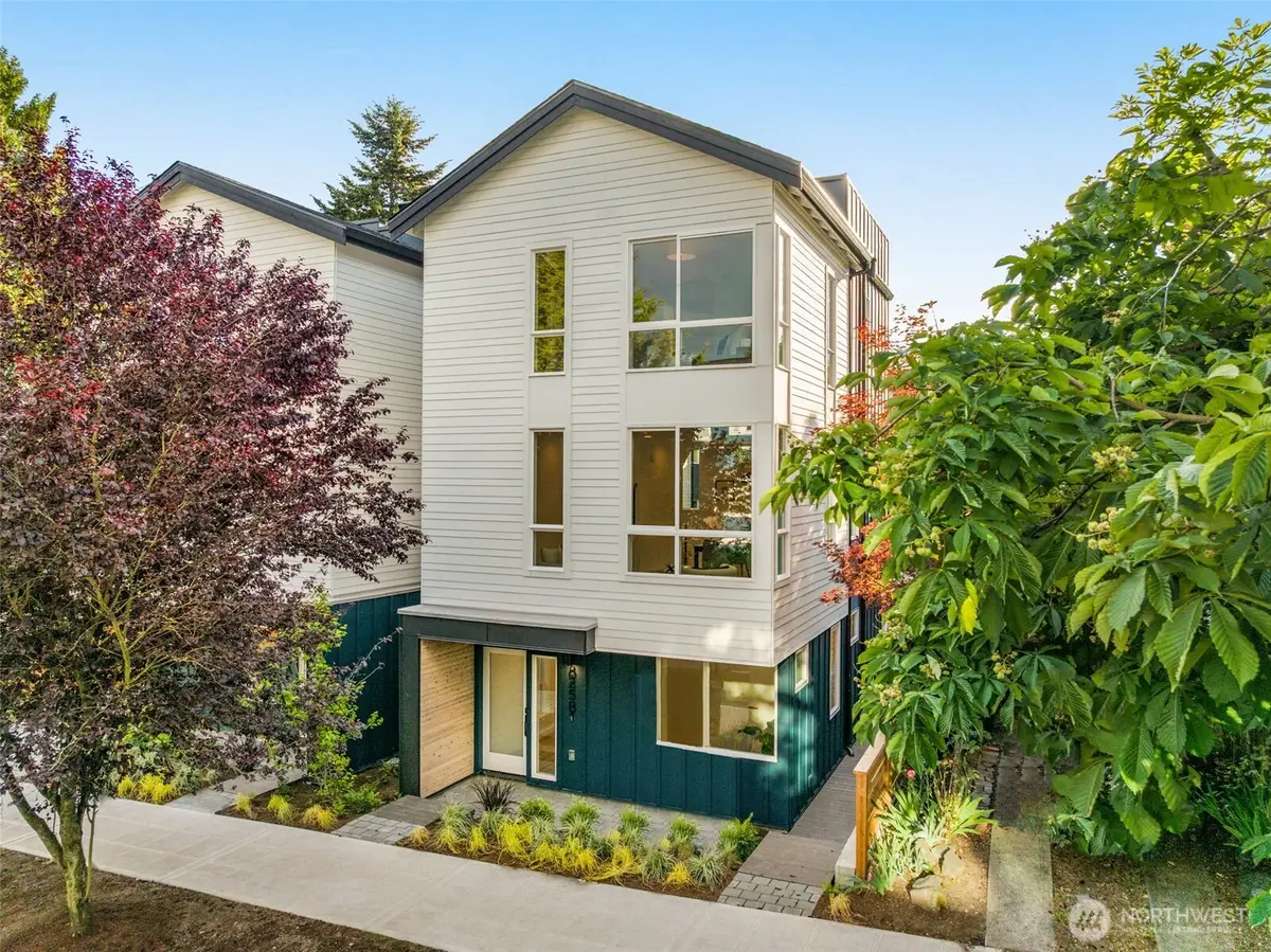 823 17th Avenue, Seattle, WA 98144 - #1