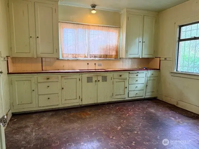 3045 19th Avenue S, Seattle, WA 98144 - #2