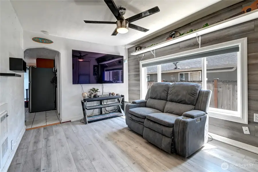 2327 Harrison Avenue, Everett, WA 98201 - #2