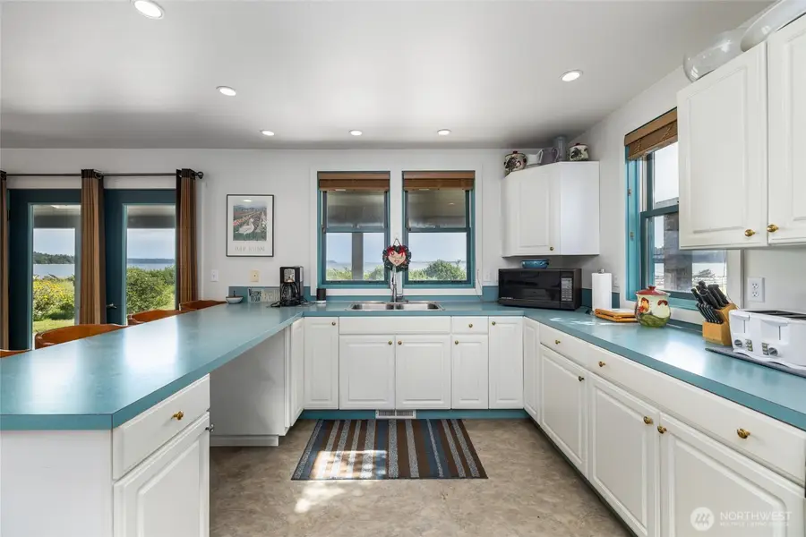 754 Livingston Bay Shore Drive, Camano Island, WA 98282 - #2