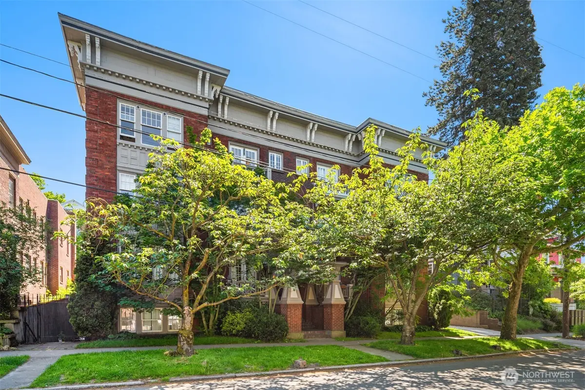 214 13th Avenue E, Seattle, WA 98102 - #1