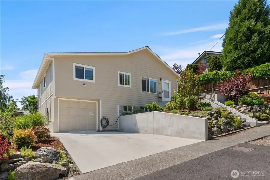 1227 S Henderson Street, Seattle, WA 98108 - #2