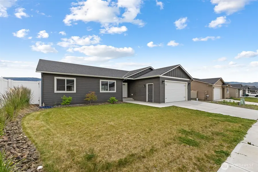 2468 3rd Street Se, East Wenatchee, WA 98802 - #3